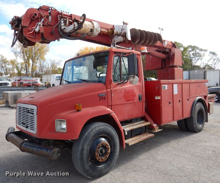 image for item KY9656 1998 Freightliner Business Class FL70  digger derrick truck