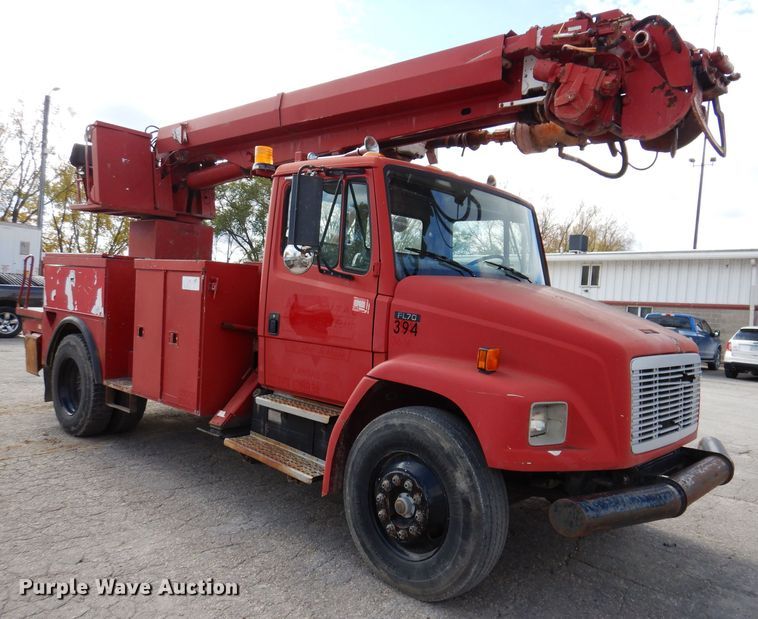 image for item KY9656 1998 Freightliner Business Class FL70  digger derrick truck