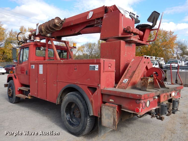 image for item KY9656 1998 Freightliner Business Class FL70  digger derrick truck