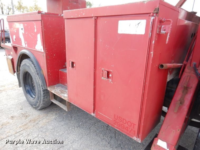 image for item KY9656 1998 Freightliner Business Class FL70  digger derrick truck