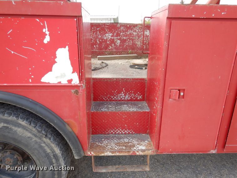 image for item KY9656 1998 Freightliner Business Class FL70  digger derrick truck