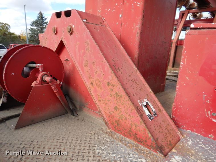 image for item KY9656 1998 Freightliner Business Class FL70  digger derrick truck