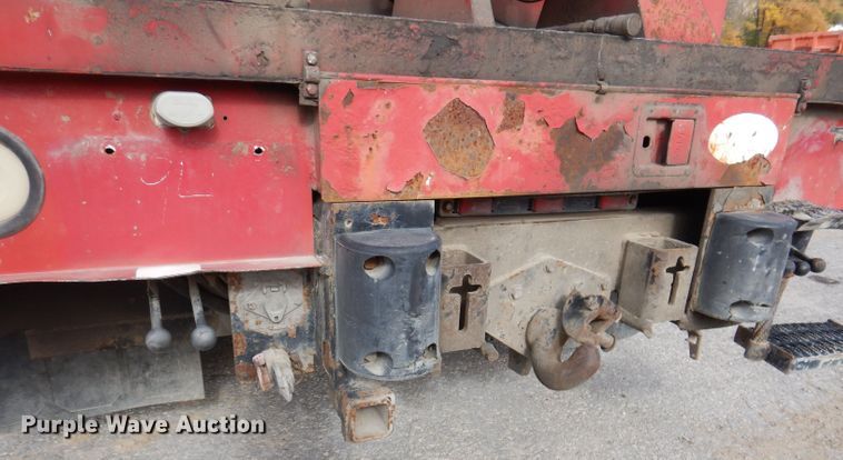 image for item KY9656 1998 Freightliner Business Class FL70  digger derrick truck