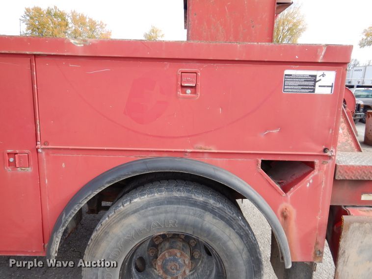 image for item KY9656 1998 Freightliner Business Class FL70  digger derrick truck