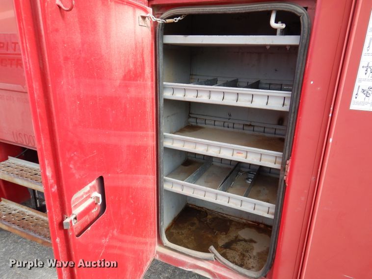 image for item KY9656 1998 Freightliner Business Class FL70  digger derrick truck