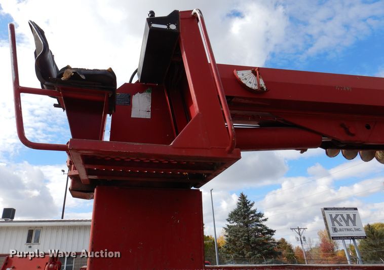 image for item KY9656 1998 Freightliner Business Class FL70  digger derrick truck