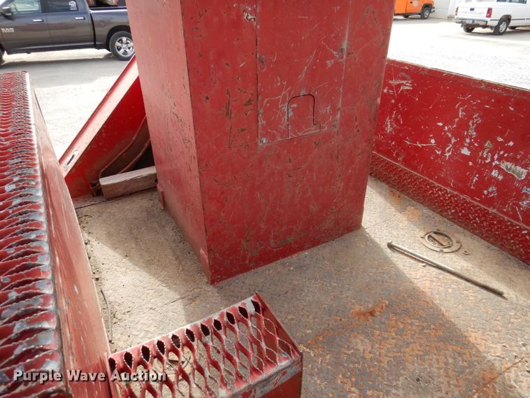 image for item KY9656 1998 Freightliner Business Class FL70  digger derrick truck