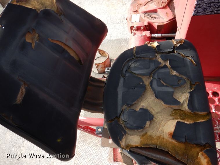 image for item KY9656 1998 Freightliner Business Class FL70  digger derrick truck