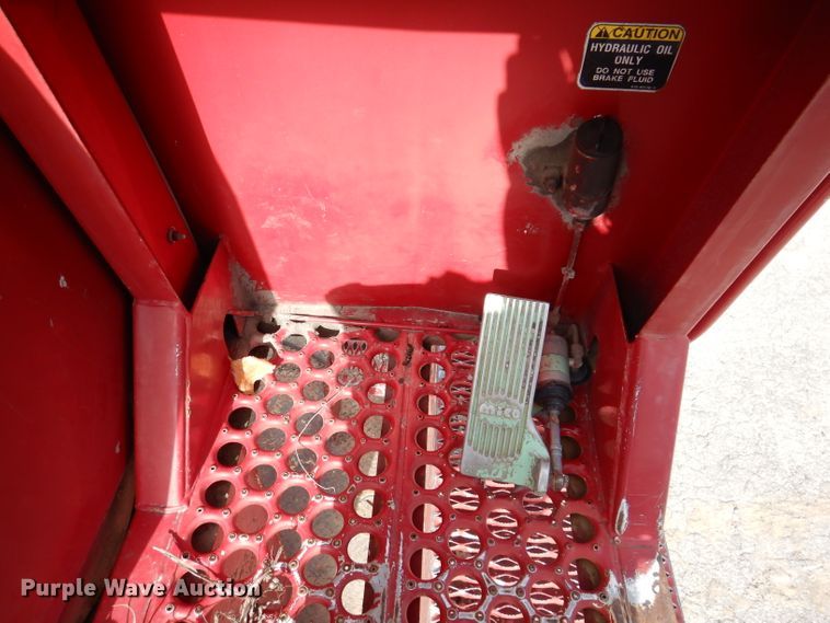 image for item KY9656 1998 Freightliner Business Class FL70  digger derrick truck