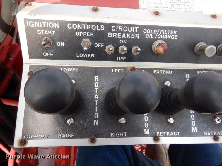 image for item KY9656 1998 Freightliner Business Class FL70  digger derrick truck