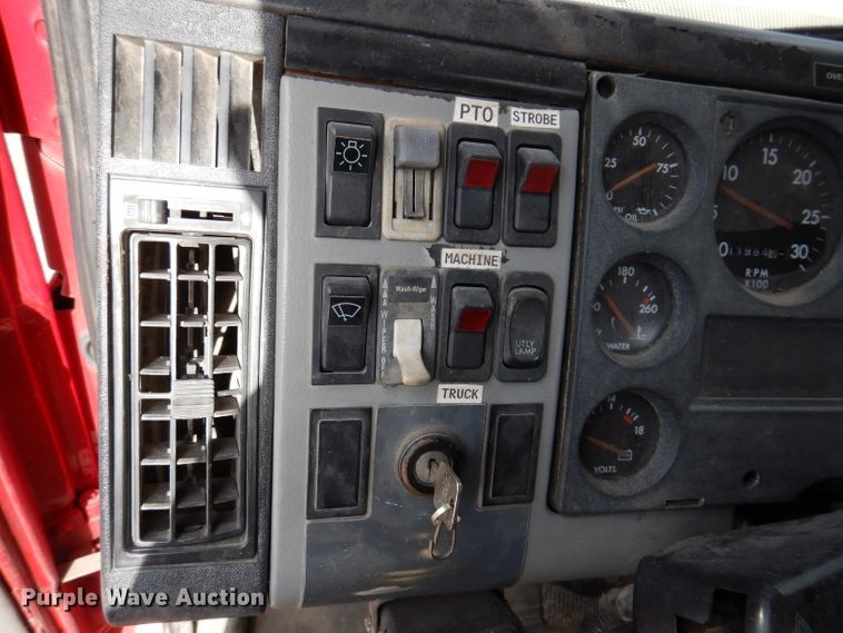 image for item KY9656 1998 Freightliner Business Class FL70  digger derrick truck