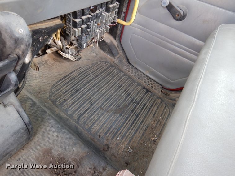 image for item KY9656 1998 Freightliner Business Class FL70  digger derrick truck