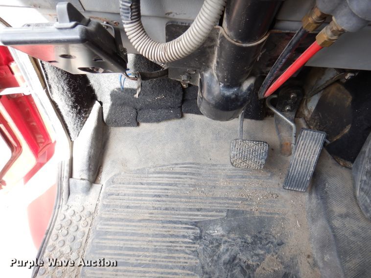 image for item KY9656 1998 Freightliner Business Class FL70  digger derrick truck