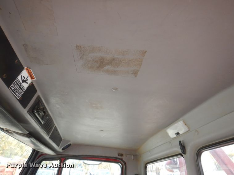 image for item KY9656 1998 Freightliner Business Class FL70  digger derrick truck