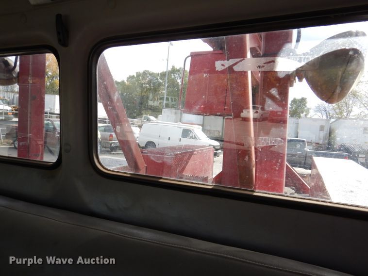 image for item KY9656 1998 Freightliner Business Class FL70  digger derrick truck