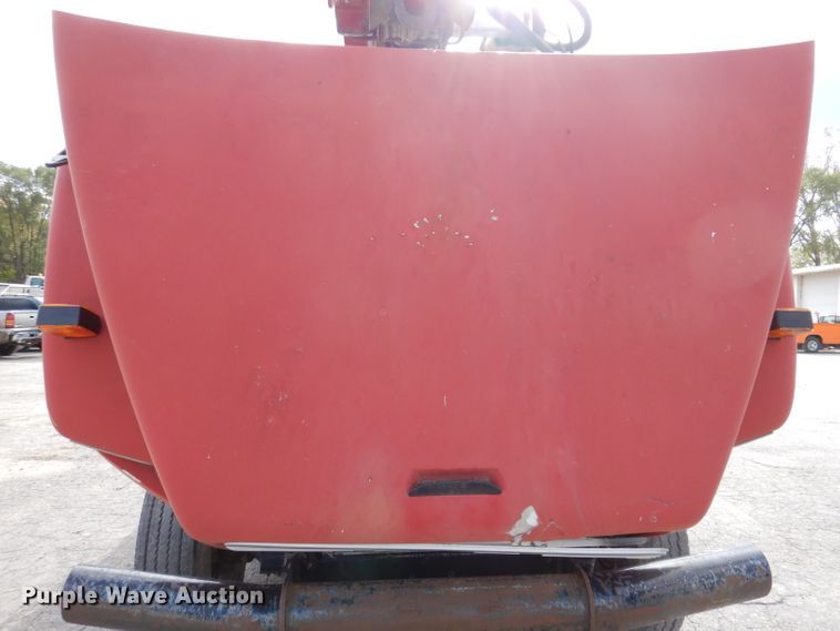 image for item KY9656 1998 Freightliner Business Class FL70  digger derrick truck