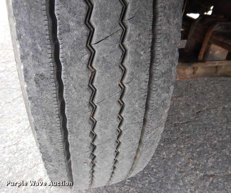 image for item KY9656 1998 Freightliner Business Class FL70  digger derrick truck