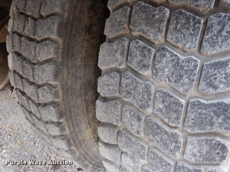 image for item KY9656 1998 Freightliner Business Class FL70  digger derrick truck