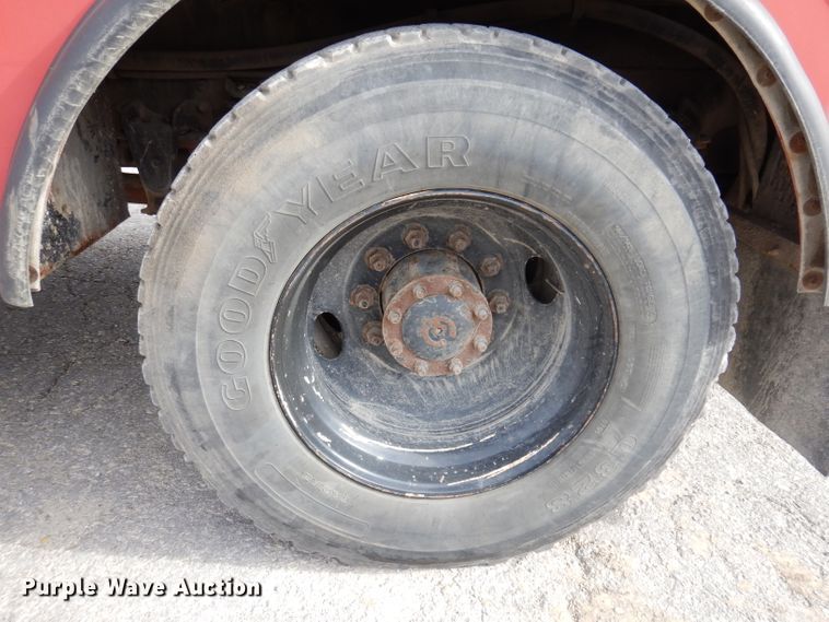 image for item KY9656 1998 Freightliner Business Class FL70  digger derrick truck