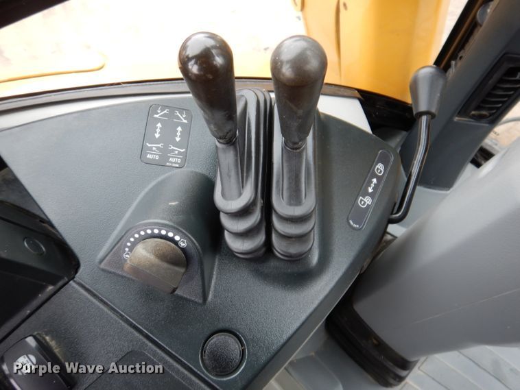 image for item KY9670 2014 Caterpillar 430F  backhoe