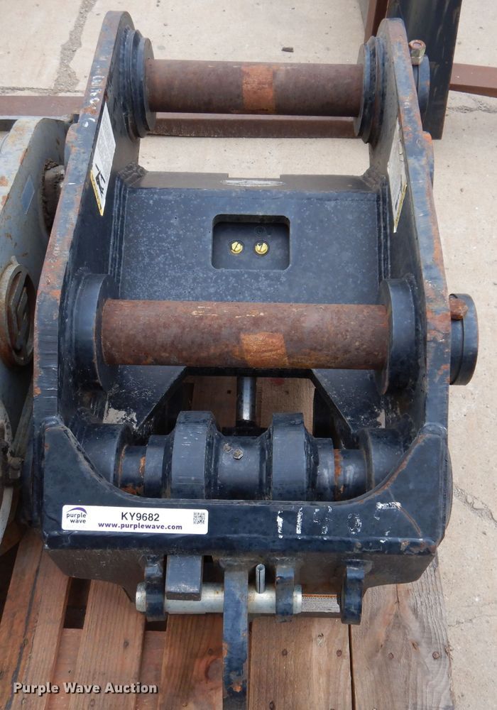 image for item KY9682 Central Fabricators TXC-255  excavator quick coupler
