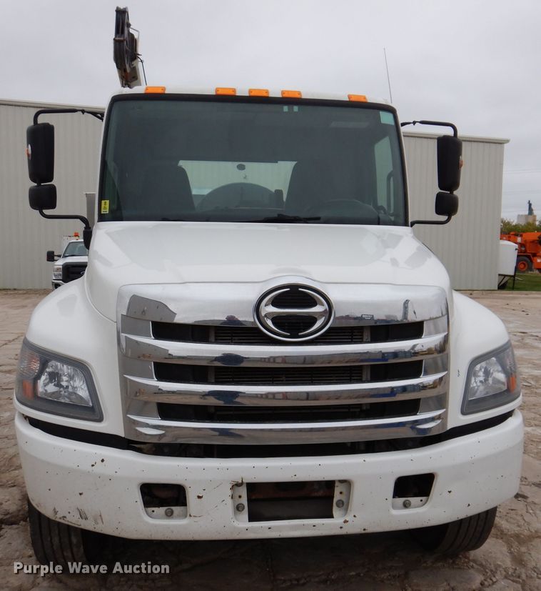 image for item KY9683 2016 Hino 268  utility / service truck