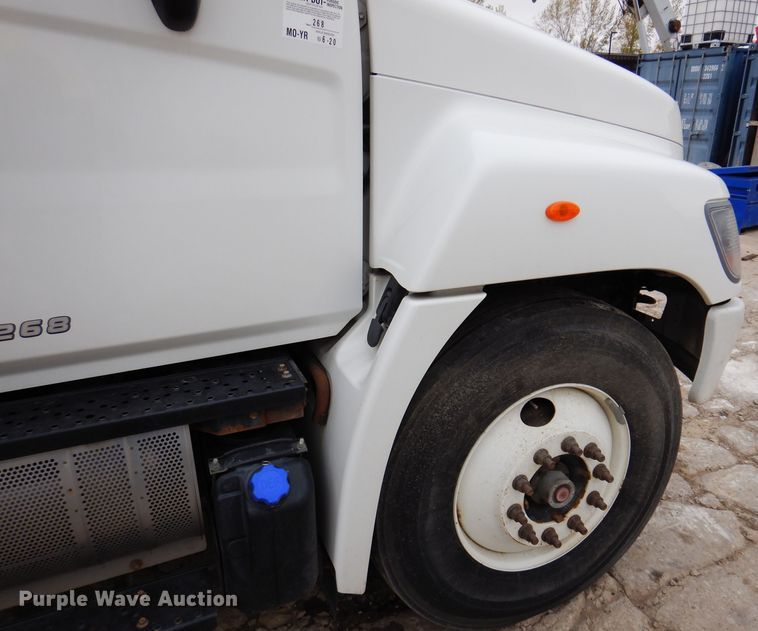 image for item KY9683 2016 Hino 268  utility / service truck