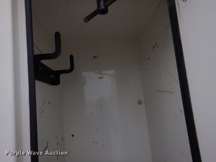 image for item KY9683 2016 Hino 268  utility / service truck