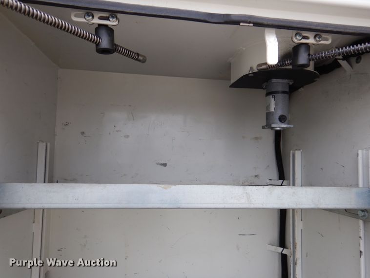 image for item KY9683 2016 Hino 268  utility / service truck