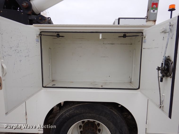 image for item KY9683 2016 Hino 268  utility / service truck
