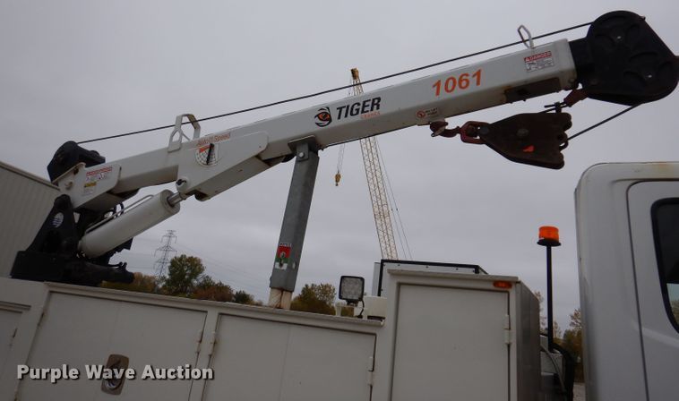 image for item KY9683 2016 Hino 268  utility / service truck