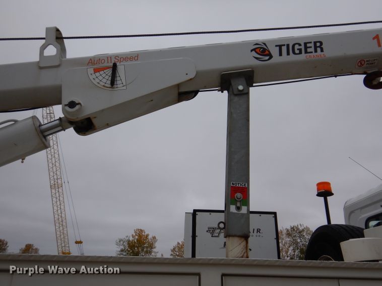 image for item KY9683 2016 Hino 268  utility / service truck