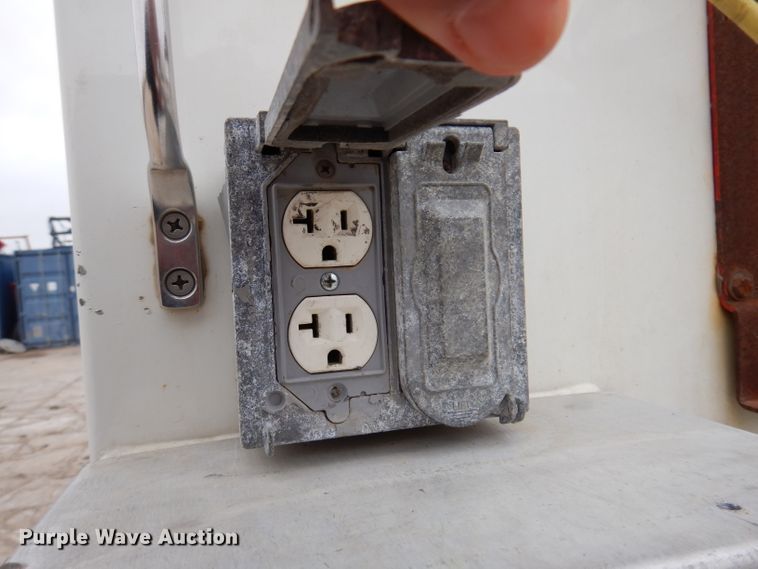 image for item KY9683 2016 Hino 268  utility / service truck