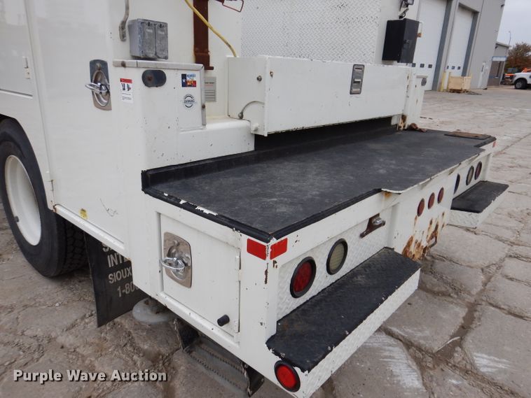 image for item KY9683 2016 Hino 268  utility / service truck