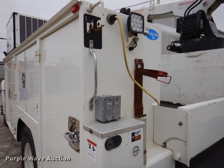 image for item KY9683 2016 Hino 268  utility / service truck