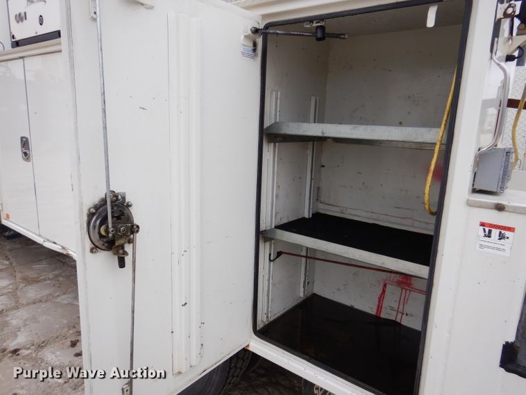 image for item KY9683 2016 Hino 268  utility / service truck