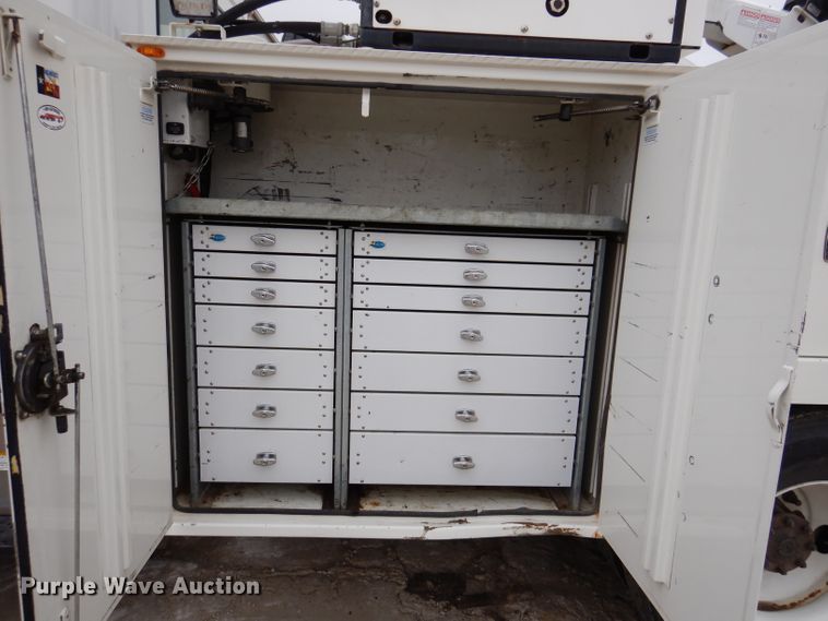 image for item KY9683 2016 Hino 268  utility / service truck