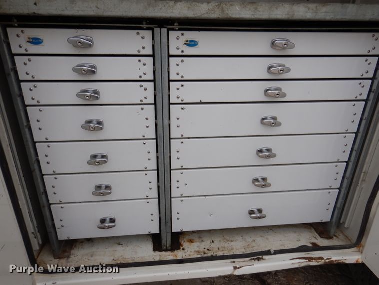 image for item KY9683 2016 Hino 268  utility / service truck