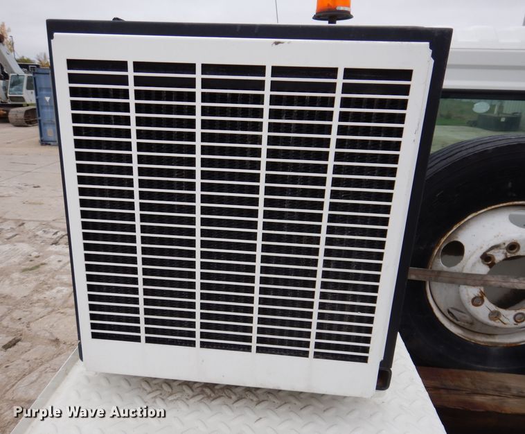 image for item KY9683 2016 Hino 268  utility / service truck