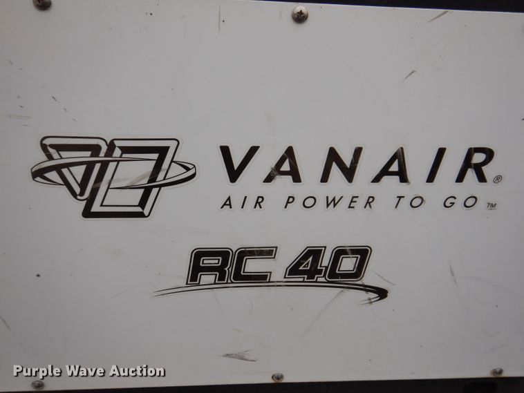 image for item KY9683 2016 Hino 268  utility / service truck