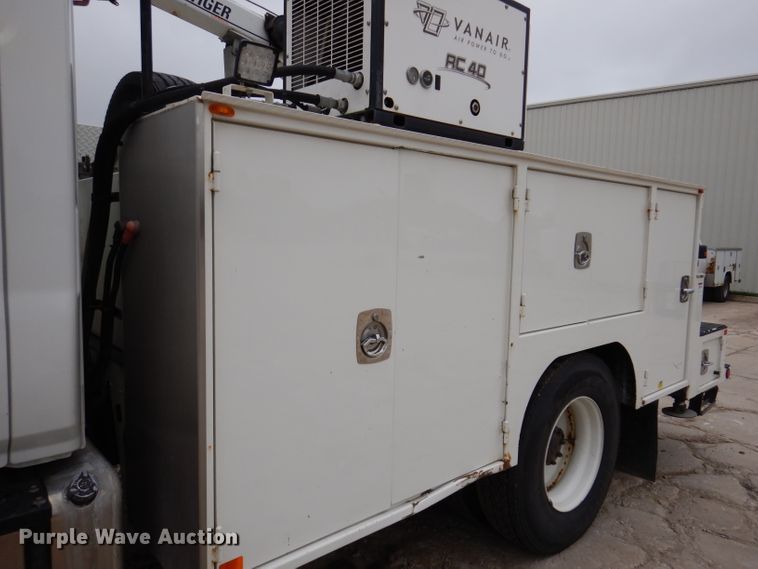 image for item KY9683 2016 Hino 268  utility / service truck