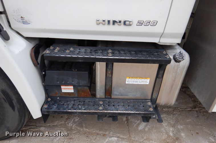 image for item KY9683 2016 Hino 268  utility / service truck