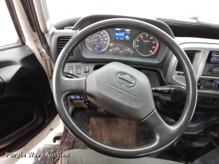 image for item KY9683 2016 Hino 268  utility / service truck