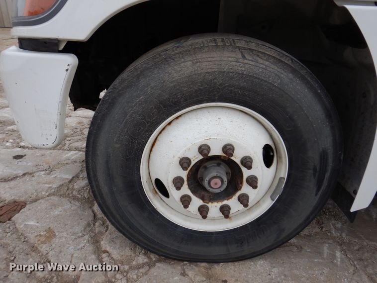 image for item KY9683 2016 Hino 268  utility / service truck