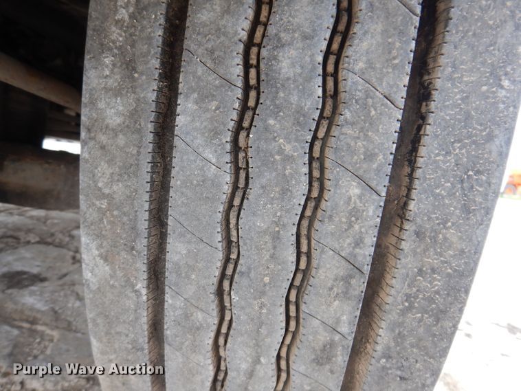 image for item KY9683 2016 Hino 268  utility / service truck