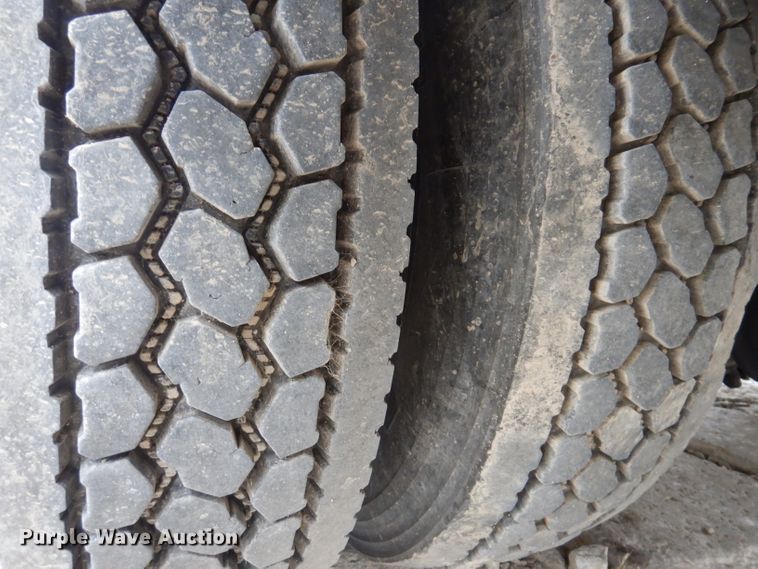 image for item KY9683 2016 Hino 268  utility / service truck