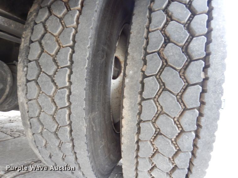 image for item KY9683 2016 Hino 268  utility / service truck