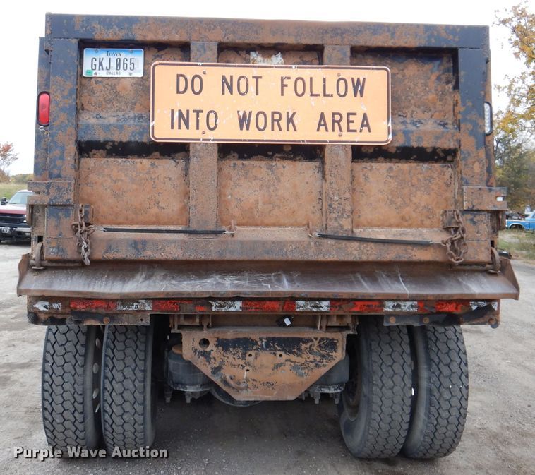 image for item KY9690 2009 Peterbilt 367  dump truck