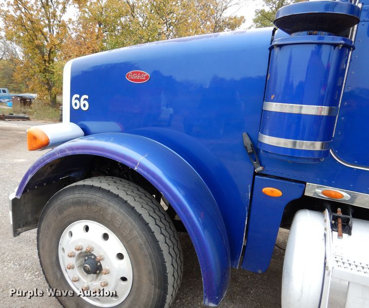 image for item KY9690 2009 Peterbilt 367  dump truck
