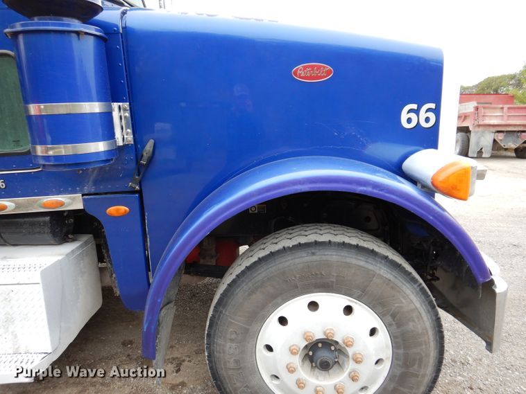 image for item KY9690 2009 Peterbilt 367  dump truck